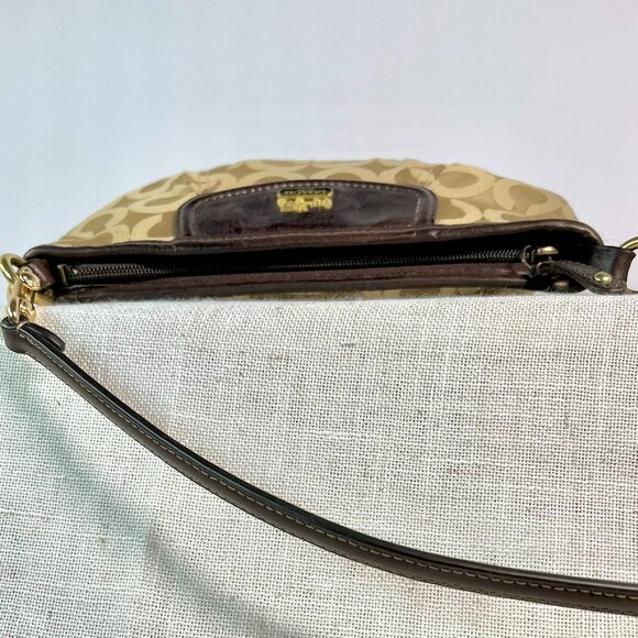 Coach Madison OP Art Sateen Lg Wristlet Signature Style #46638 - Picture 12 of 16